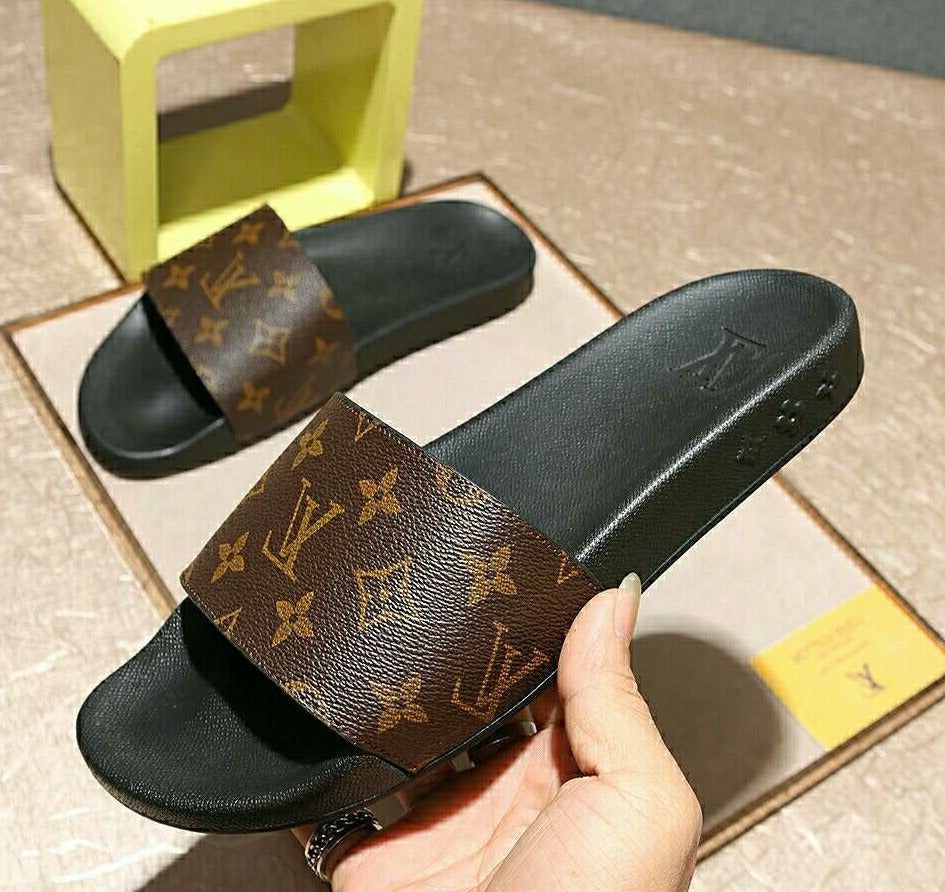 Louis Vuitton Slippers